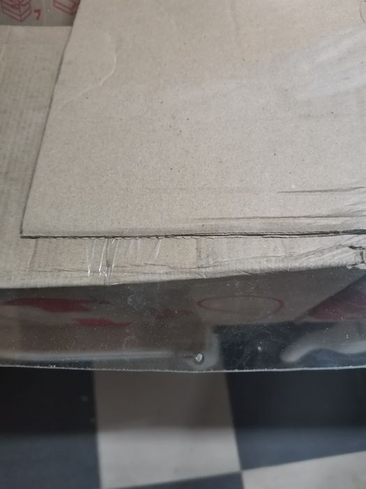 Лобовое стекло, не знаю от чего