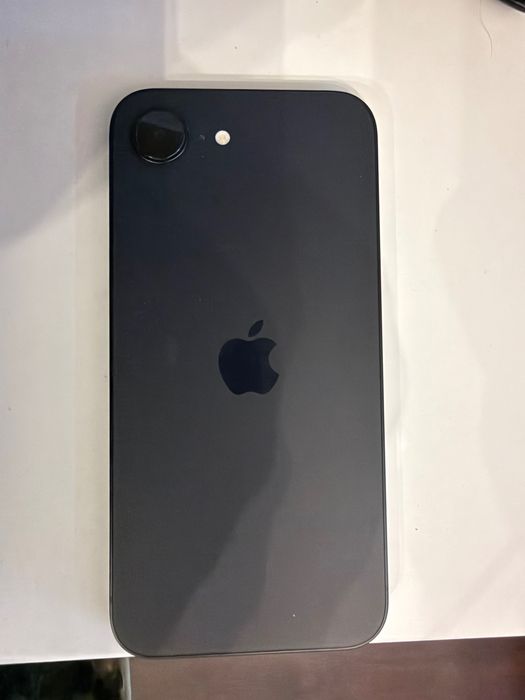 iPhone 16e w dobrym stanie