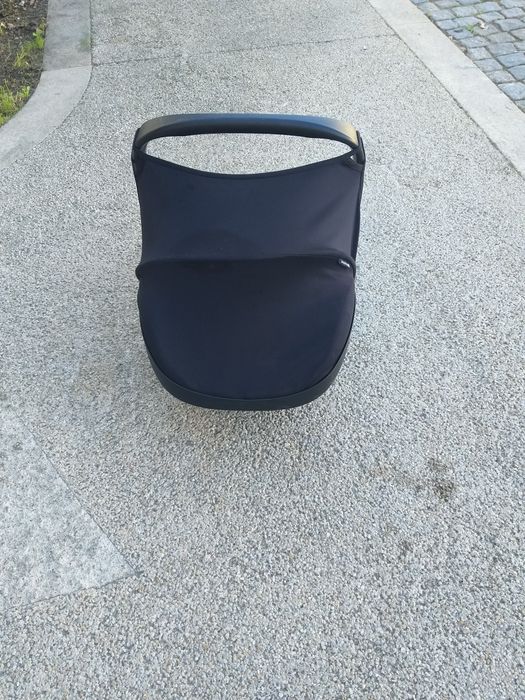 Cadeira auto para bebé como nova e Impecavel 40€ .