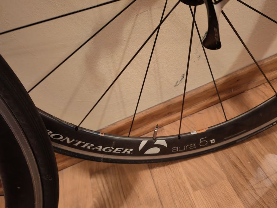 Bontrager Aura 5 – rodas de carbono de alto desempenho