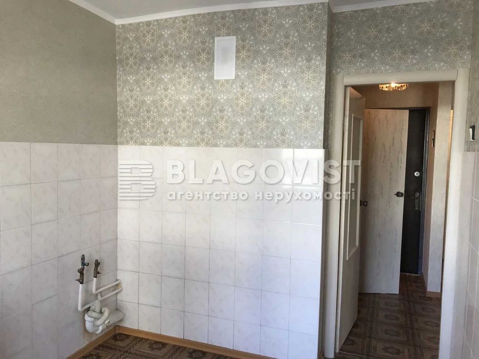 3-к метро Вокзальна-10хв вул.Липківського (Урицького)5 /Мокра