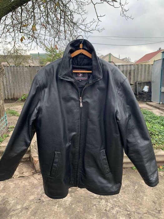 курточки б/у. Размеры от 46 до 54.дубленки все из натуральной кожы