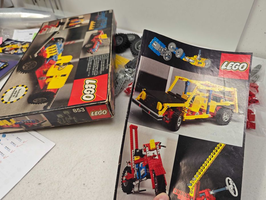 Lego Technic 853 "Auto Chassis"; 1977; [148]