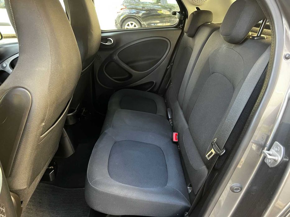 smart Forfour de 90CV de caixa manual na versão Passion irrepreensível