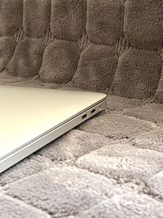 Apple MacBook Pro A2141 2019 16 cali, i9, 32GB RAM, 1TB