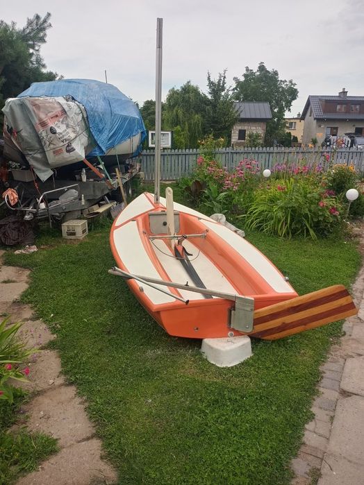 Łódka żaglowa 3.9 m