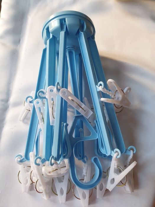 Wieszak na drobne pranie. Nowy.