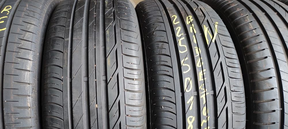 Pneus 225/50/18 semi novos