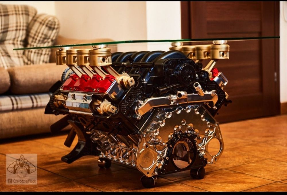 Stolik z silnika V8 BMW Stolik z bloku silnika BMW V8
