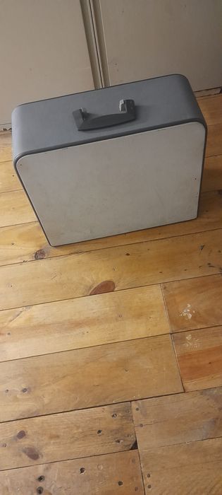 Máquina de costura Singer 611G.