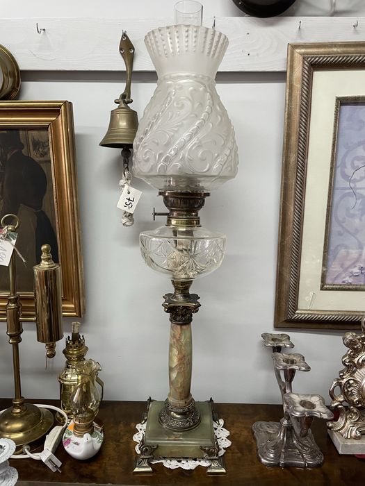 Lampa naftowa kamienna