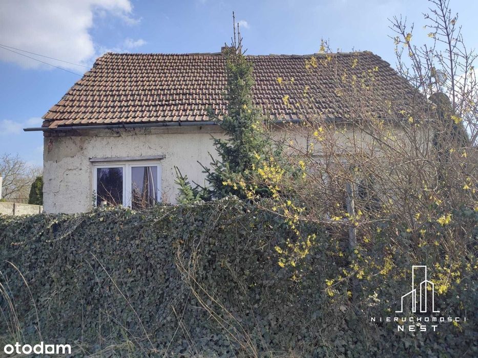 Dom w Szczytnikach przy pętli autobusowej