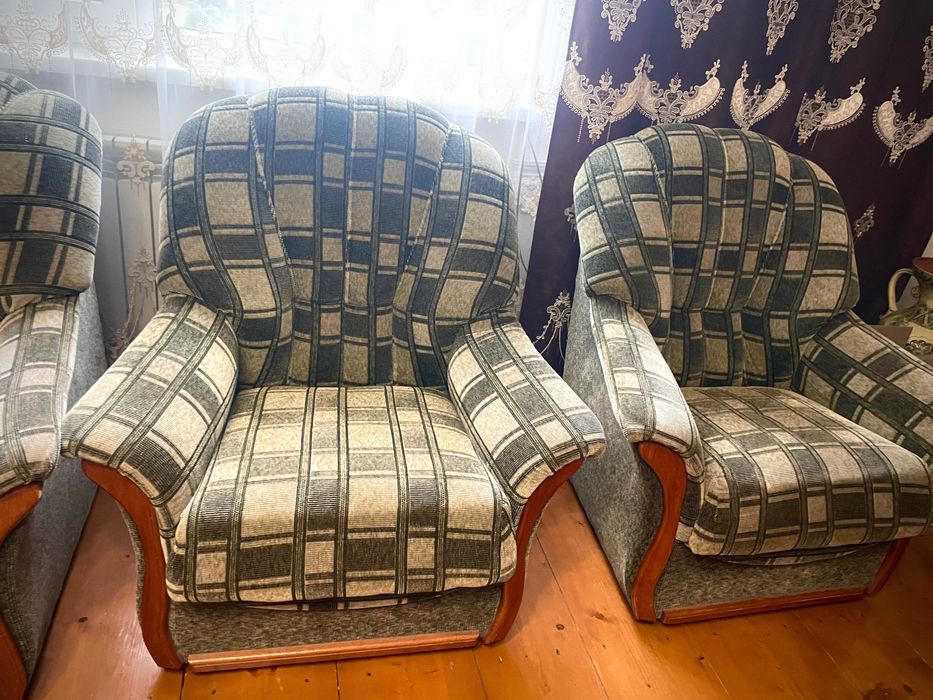 Продам диван з кріслами