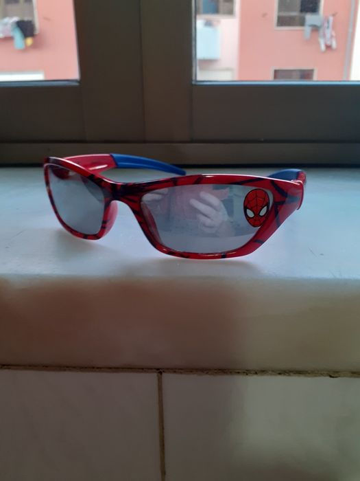 Oculos de sol spider man