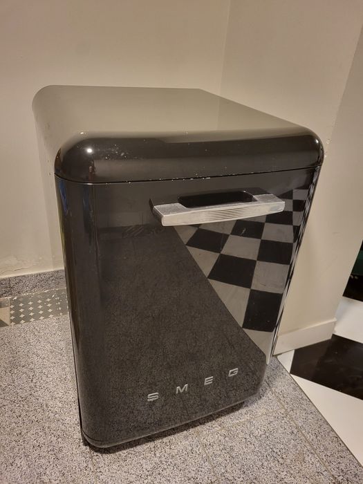 Zmywarka Smeg wolnostojaca  niesprawna