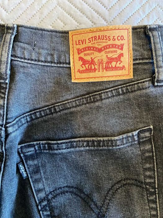 Calças Levis Mulher