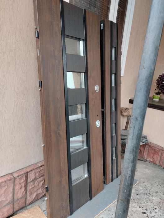 Двері вхідні броньовані фірма "Страж"