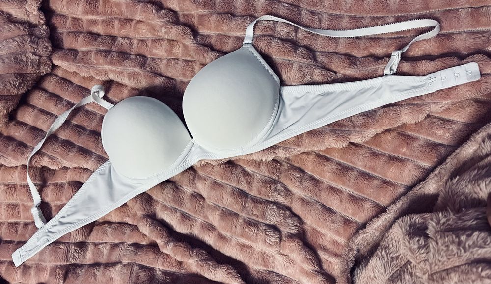 Білосніжний бюстгальтер 75В