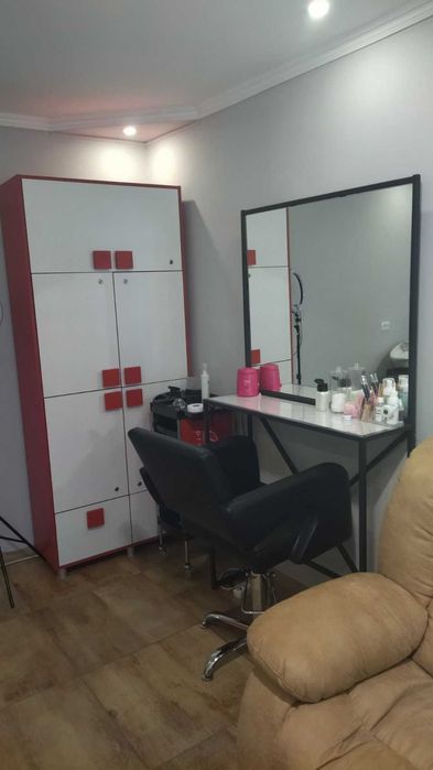 Оренда робоче місце перукар-колорист