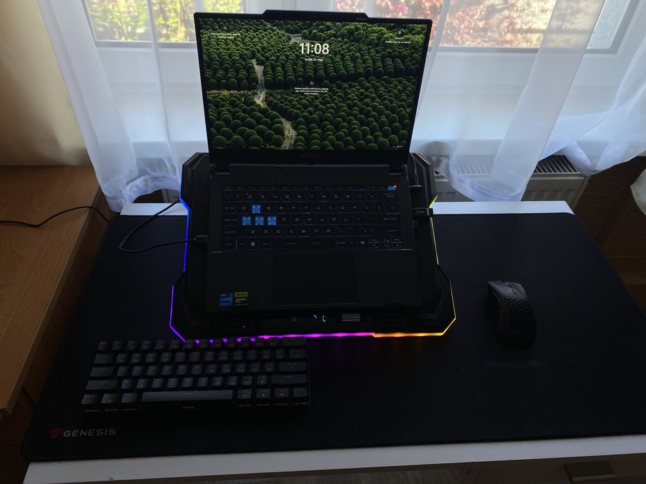 Laptop do gier z calym wyposażeniem
