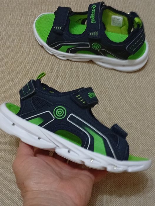 Босоніжки з підсвіткою  сандалії ZigZag 32  20.8 см босоножки Skechers