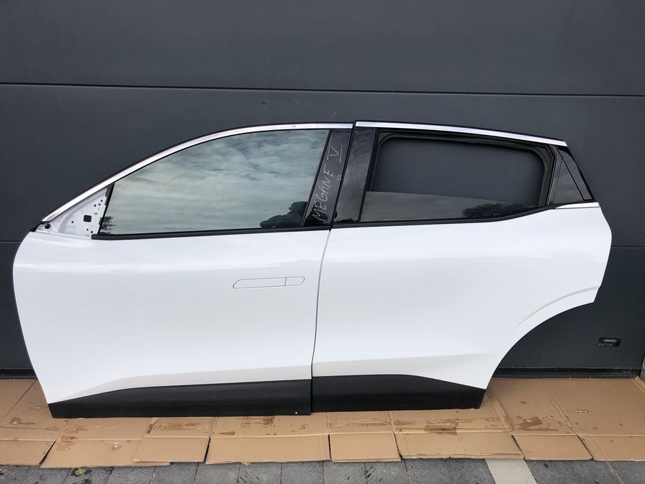 Двері до Renault Megan 5 e-tech Рено Меган V