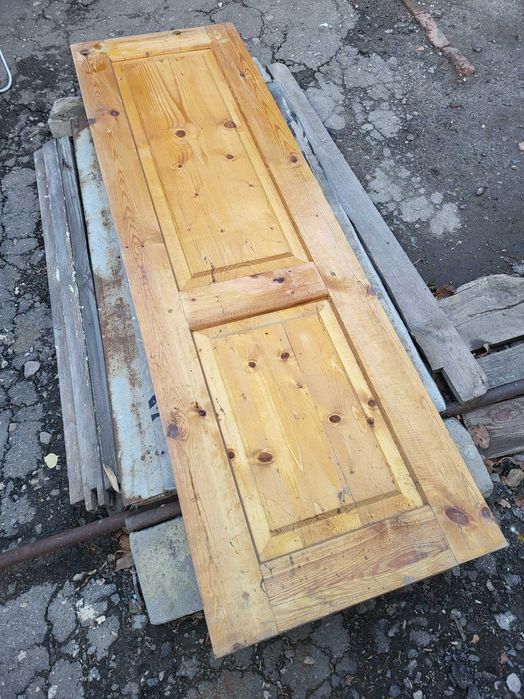 Деревянная дверь из массива сосны 600х1970 новая