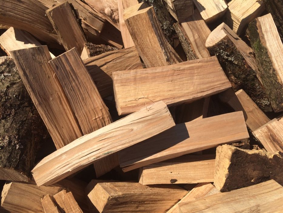 Доставка колотих дров від 4-ох кубів