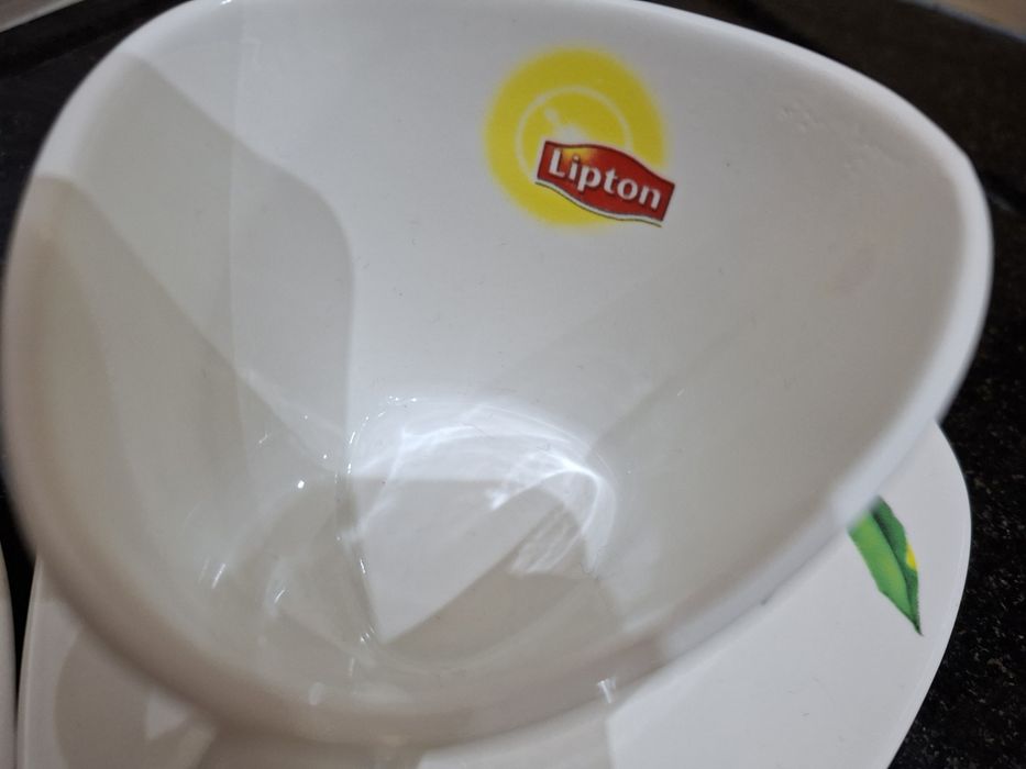 Filiżanki Lipton trójkątne