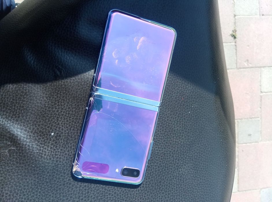 Продам телефон самсунг