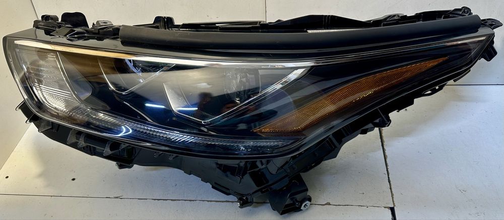 Фара левая Toyota Highlander USA 2020 2021 2022 2023 811500E480