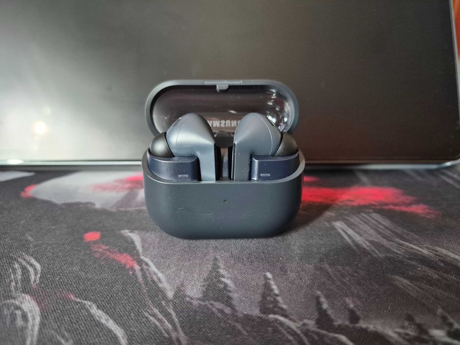 Продаь навушники Samsung Galaxy Buds3 FE.