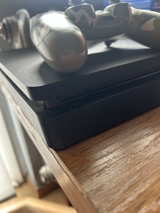 Playstation 4 1TB 1 Pad 8 Gier!
