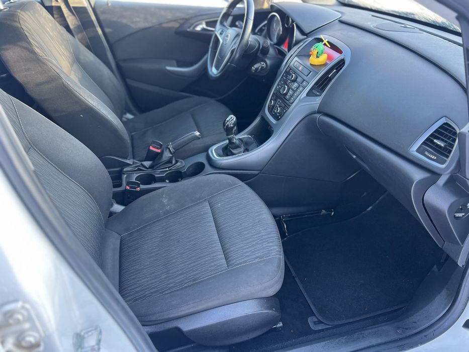 Opel Astra 1.3 cdti  2012 рік