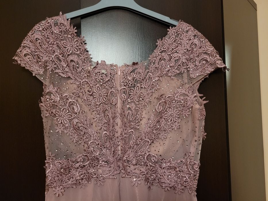 Elegancka długą suknia