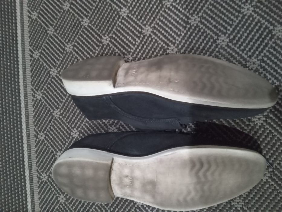 Продам замшеві туфлі