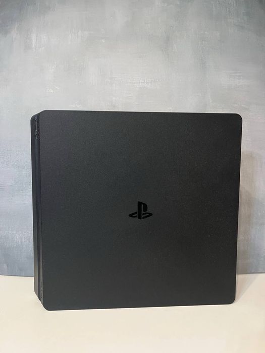 Ps 4 slim 500gb, 2 оригинальных геймпада, и 5 игр