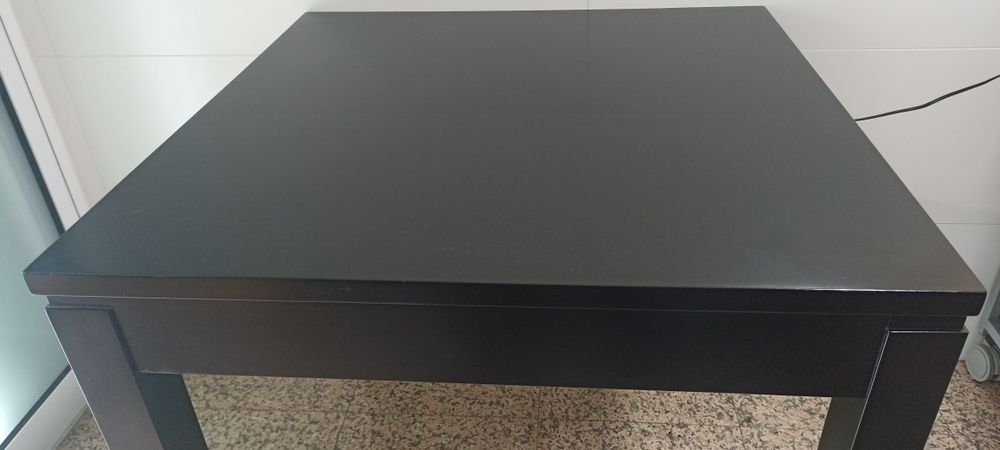 Mesa de cozinha preta