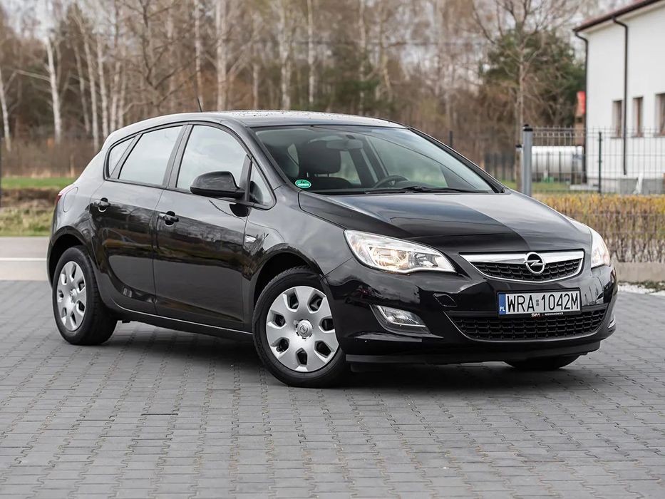 Opel Astra 1.4i 100KM Klimatyzacja Tempomat Parktronic Serwis Zarejestrowany