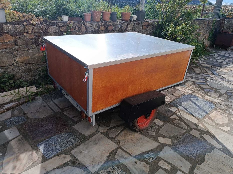 Atrelado para automóvel