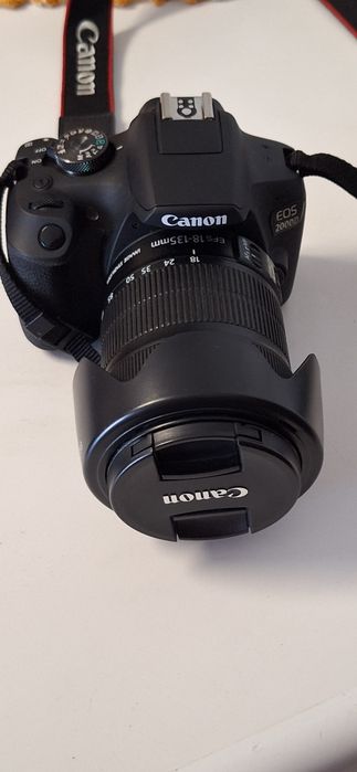 Canon 2000D + Objectiva 18-135 IS STM