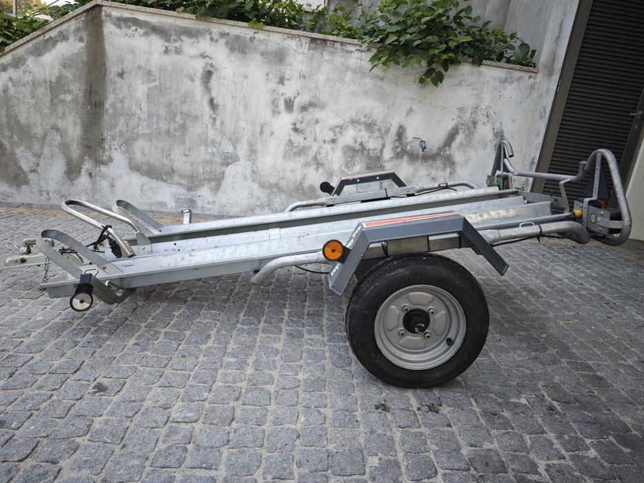 Atrelado para 3 motas