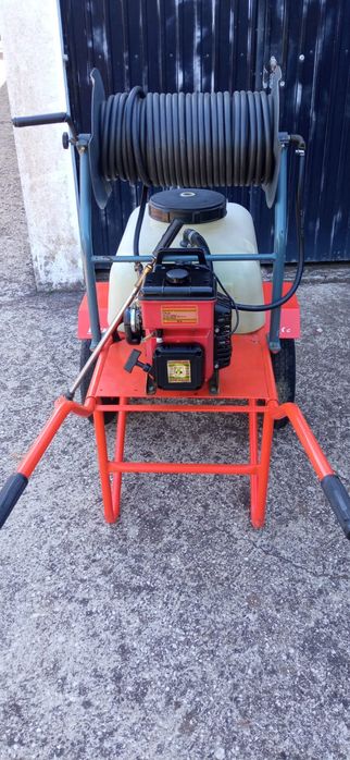 Máquina de pulverização com carro de mão