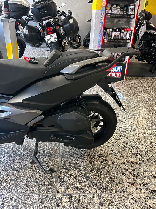 Keeway Vieste 125 de 2021 KEY LESS RIDE Uma Scooter pratica e economica