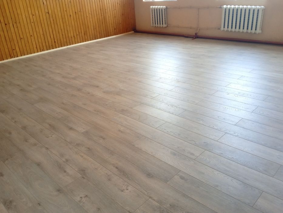 Ремонтні роботи  Шпаклювання • Покраска • Ламінат • Армстронг