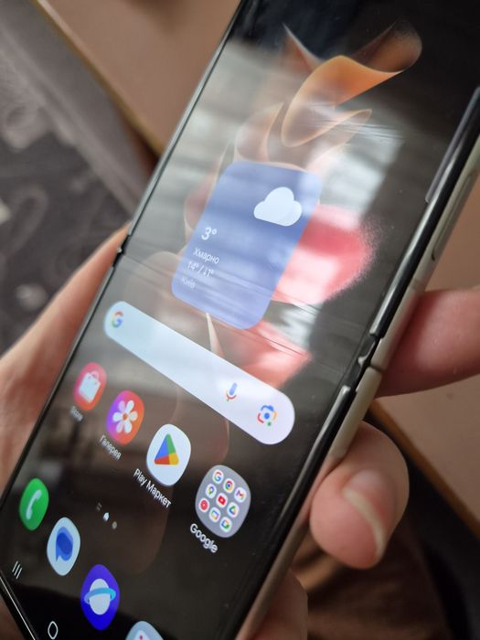 Samsung Z Flip3 8/256 cream,  та чохли