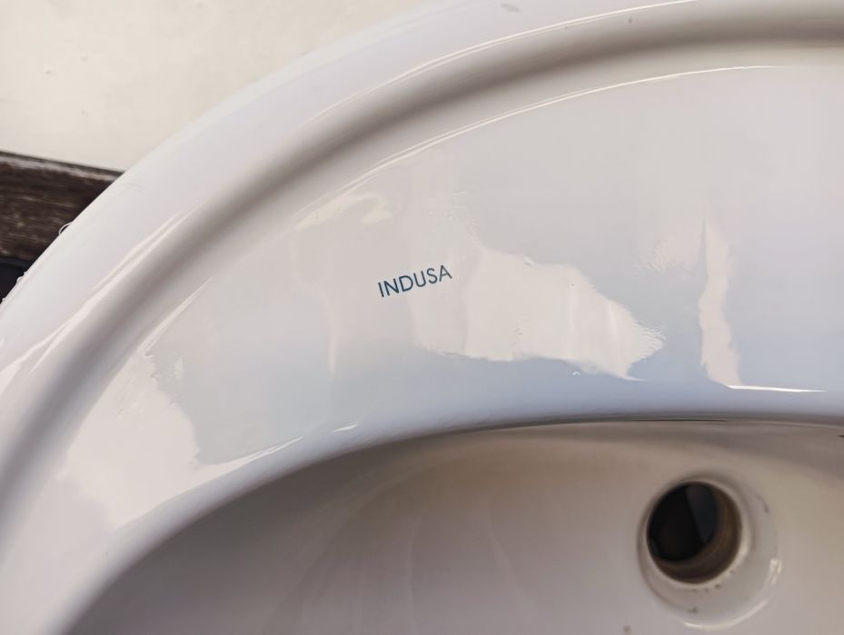 Lavatório usado, como novo