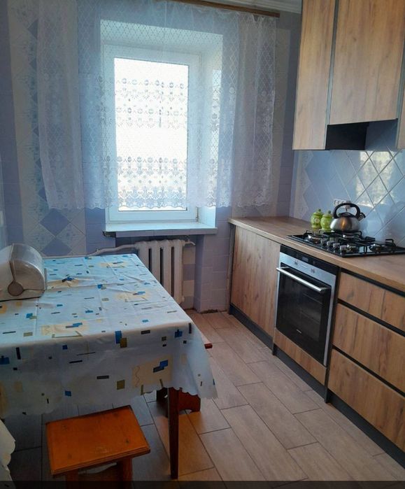 Здається 3 кімнатна квартира в центрі міста .