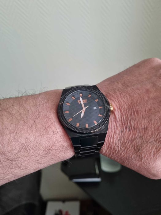 Наручные  часы Levis (Tissot).(Кварцевые)Из вороненой стали.