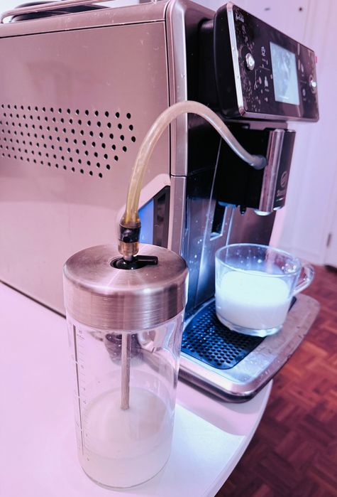 Saeco Xelsis SM7580/00 (Philips) — muito bom estado